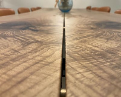 Plankebord valnød. 2,6 meter
